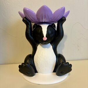 Bath & Body Works Flowery Skunk Pedestal 3-Wick Candle Holder
